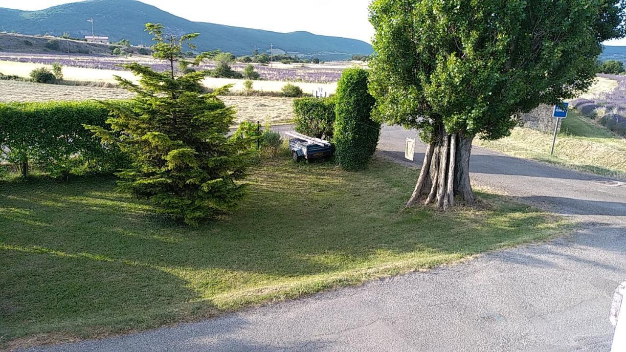 Les Bois Rouges Bed & Breakfast La Rochegiron Exterior foto